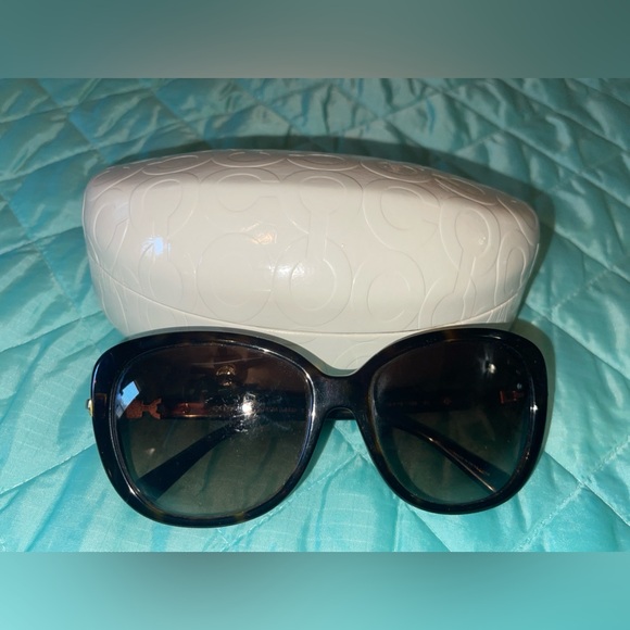 Coach Tortoise Sunglasses GUC with Coach Glasses Case and Coach Dust bag- bundle - Picture 5 of 17